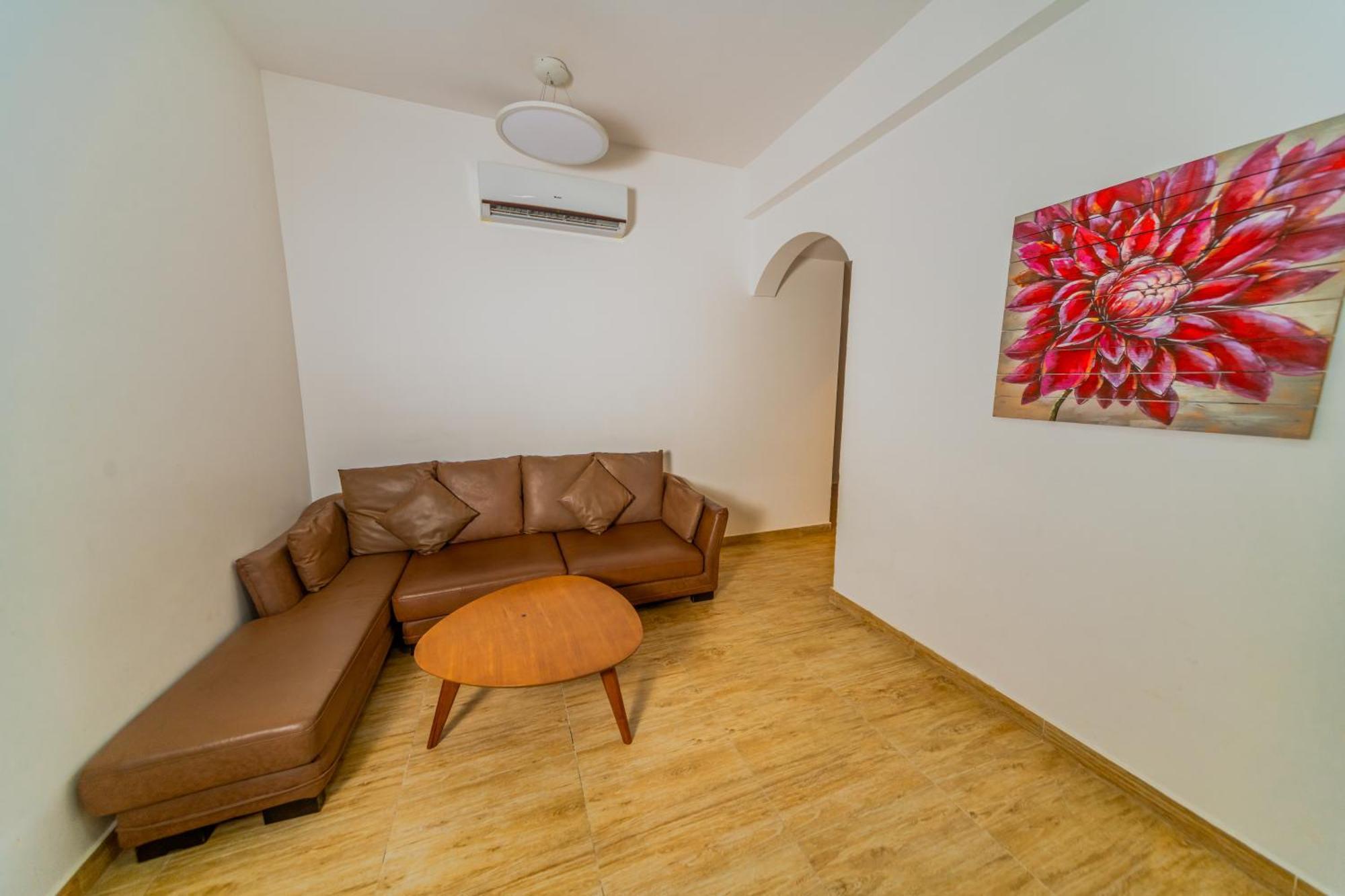 Zaki Hotel Apartment Sur Luaran gambar