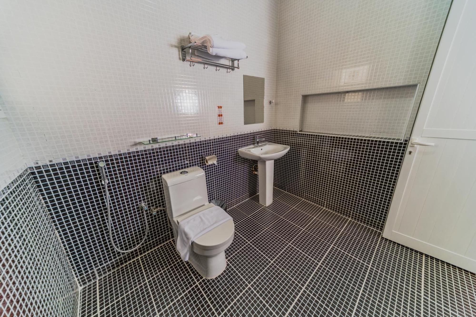 Zaki Hotel Apartment Sur Luaran gambar