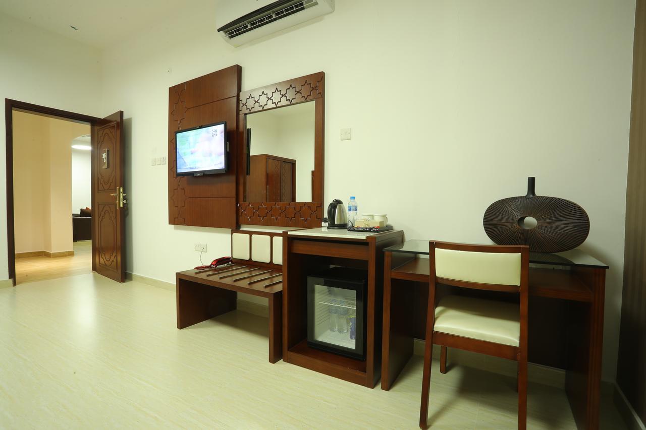 Zaki Hotel Apartment Sur Luaran gambar